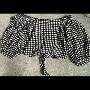 Forever 21 Cute Top size S - off or on shoulders